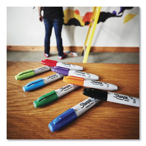 Sharpie - Chisel Tip Permanent Marker, Medium Chisel Tip, Black, Dozen